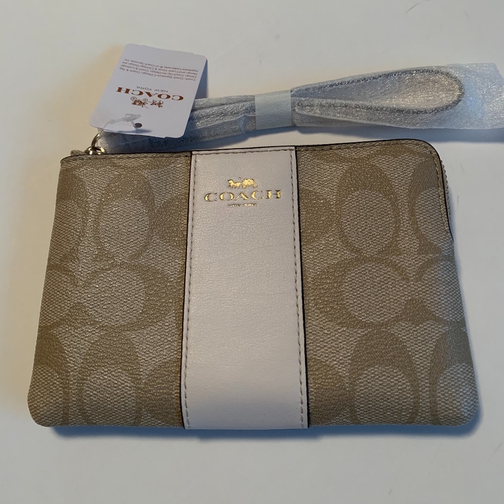 Coach Signature Wristlet Corner Zip NWT
